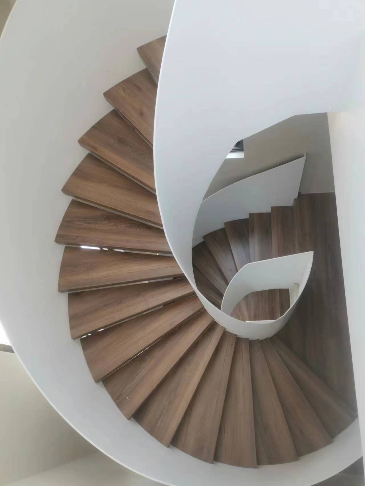 卢森地板
